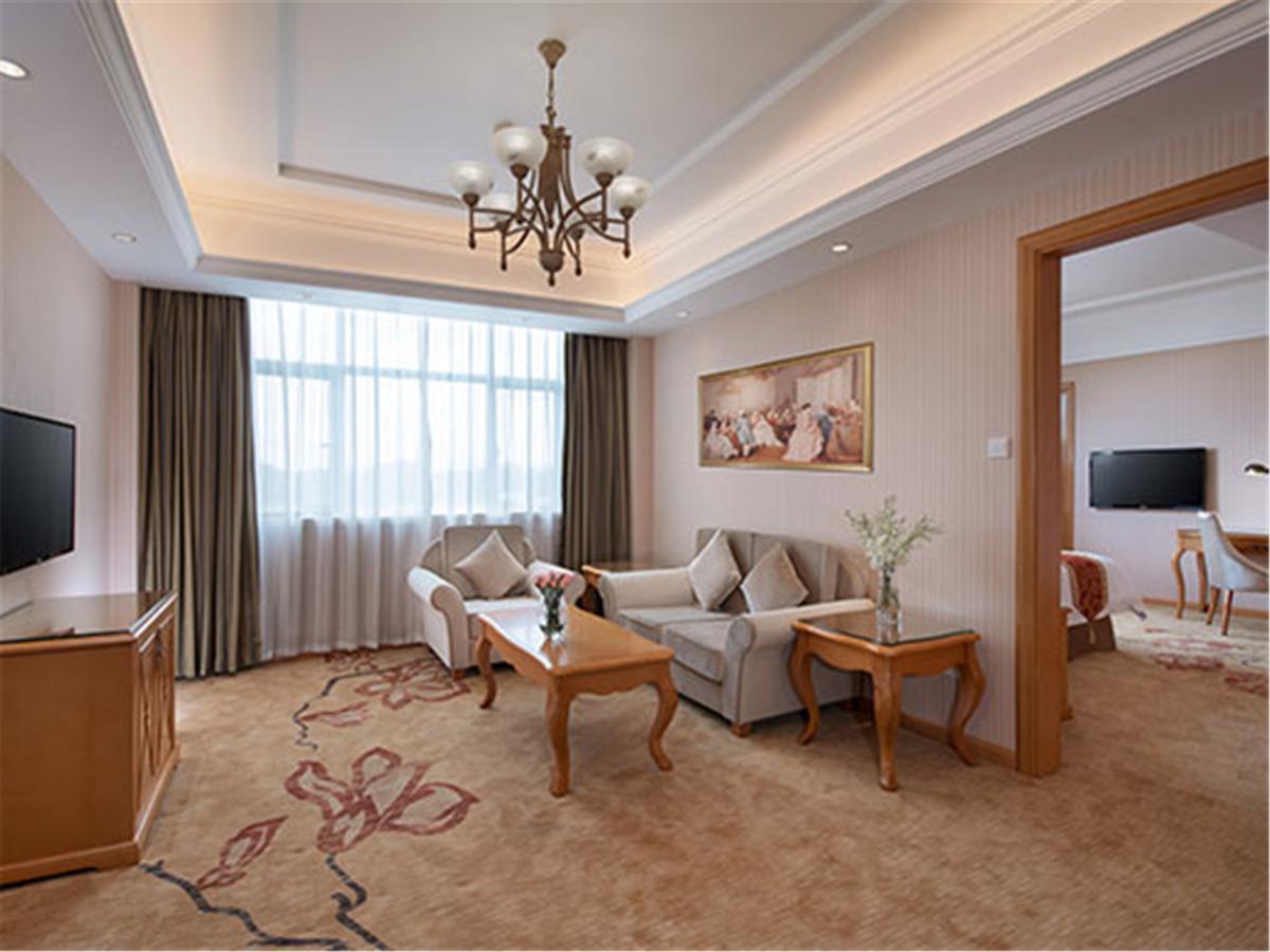 Vienna Internation Hotel Shenzhen Guanlan Guanguang Road Buitenkant foto