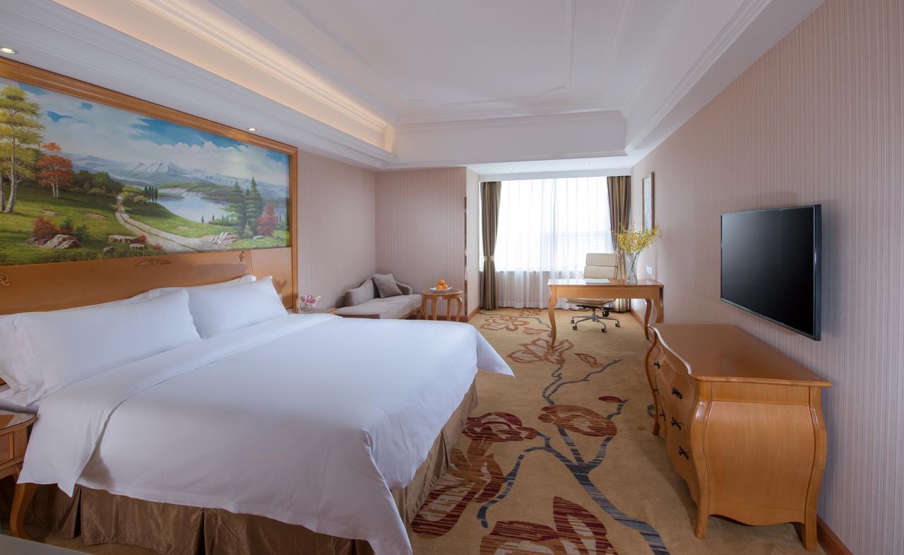 Vienna Internation Hotel Shenzhen Guanlan Guanguang Road Buitenkant foto